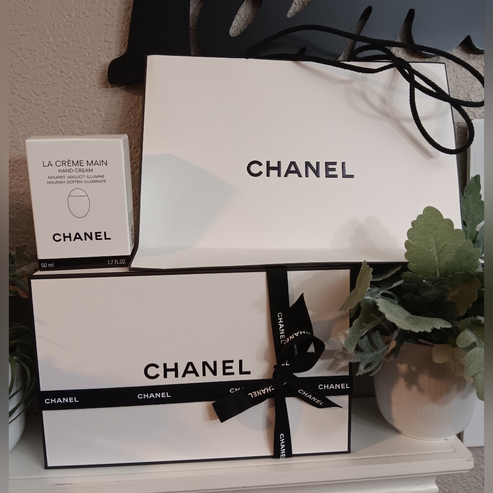 CHANEL Gift Set